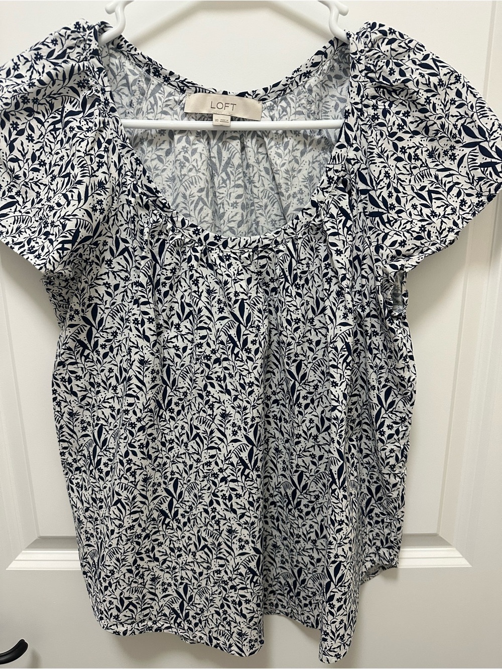LOFT Navy and White Floral Scoop-Neck Blouse